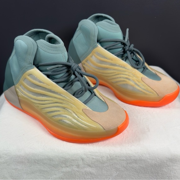 Yeezy Quantum ‘Hi-Res Coral’ | Size 11M | VNDS - Picture 3 of 16